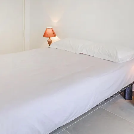 Cozy In With Kitchenette Apartman
